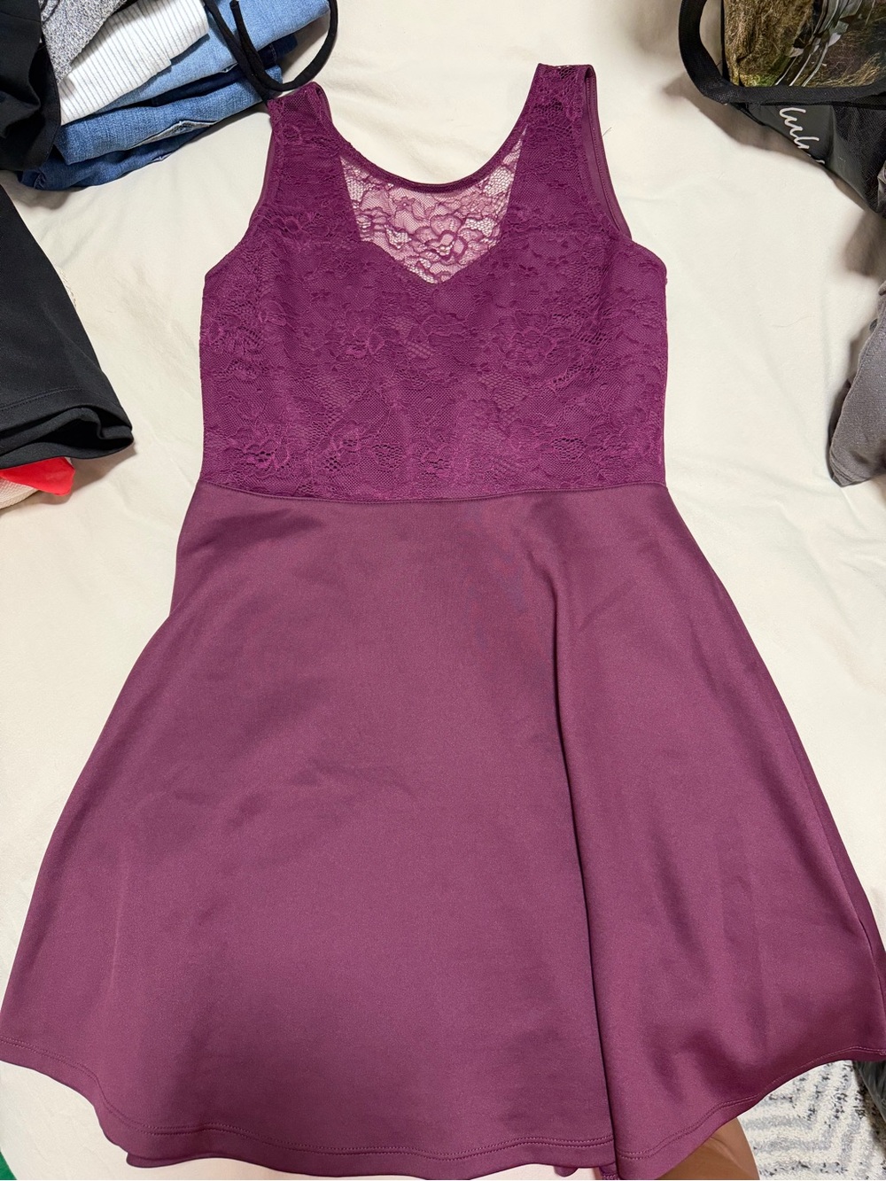 Dresses - Picture 5 of 7